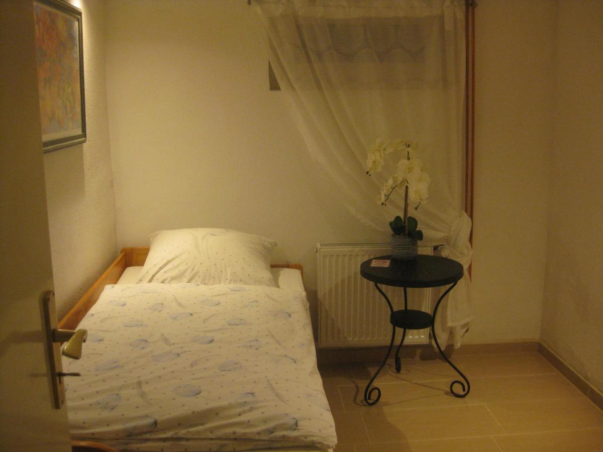 Main-Kinzig Gaestewohnung Hasselroth Exteriör bild